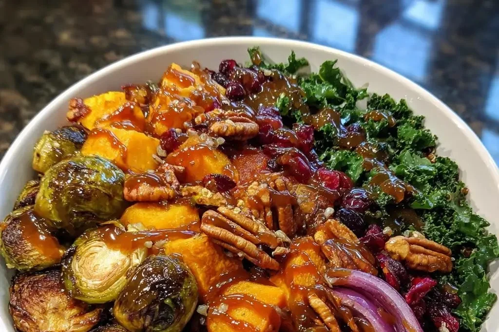 Bowl de Grãos da Colheita de Outono com ingredientes saudáveis e coloridos