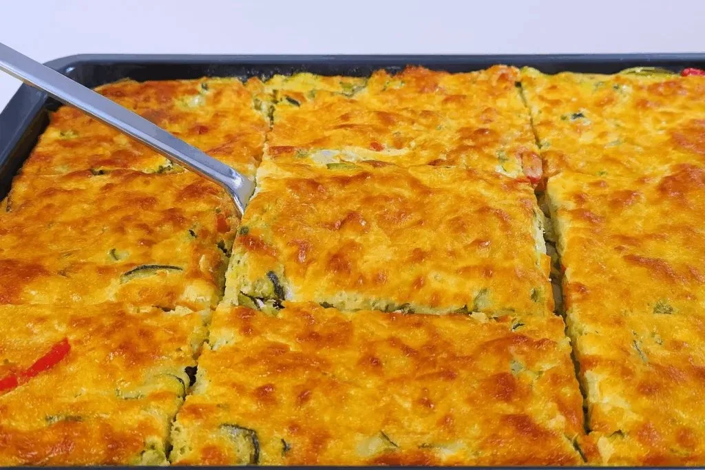 Crepes leves feitos com farinha e água, prato saboroso e simples de preparar.